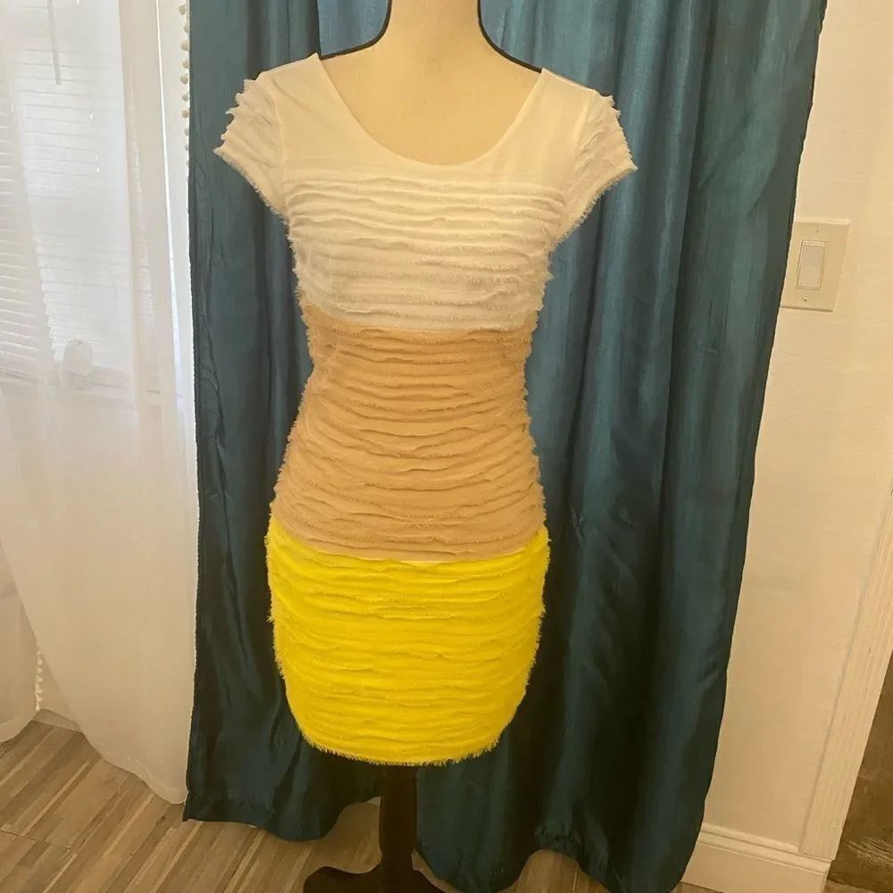 Bebe dress, M